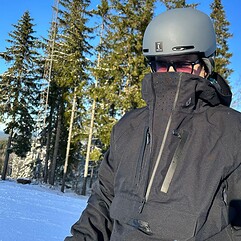 Volcom Brighton Pullover Shell Reviewed in 2025